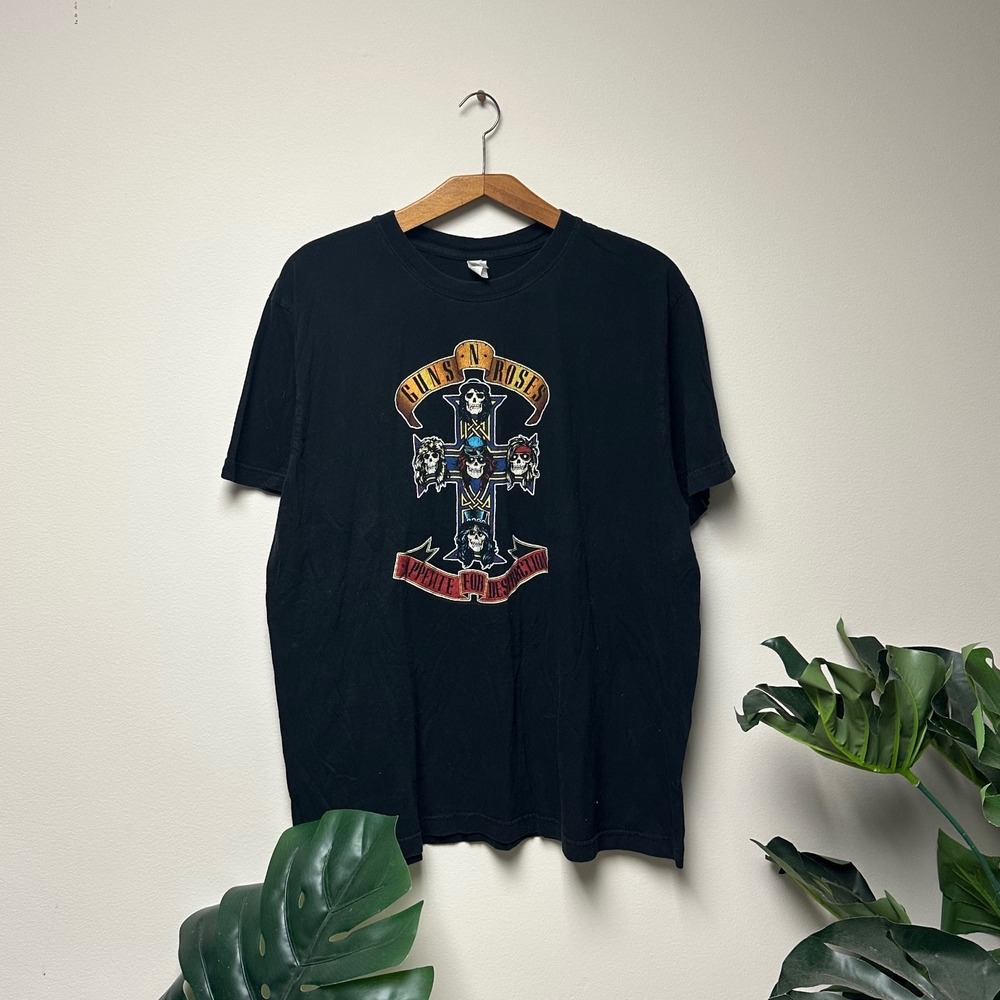 Vintage 2005 Guns N Roses Band Shirt